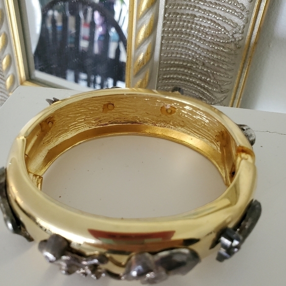 2/$35 Sale Fun Zoo Animal Bangle Bracelet Gold tone - Picture 5 of 11